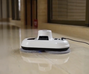 Robot Window Cleaner a 499 LEU packshot